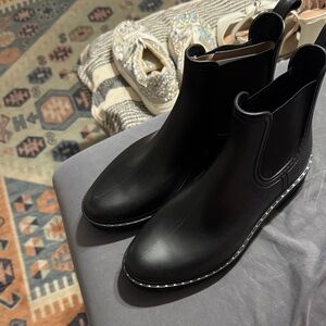JustFab Black Chelsea Boots